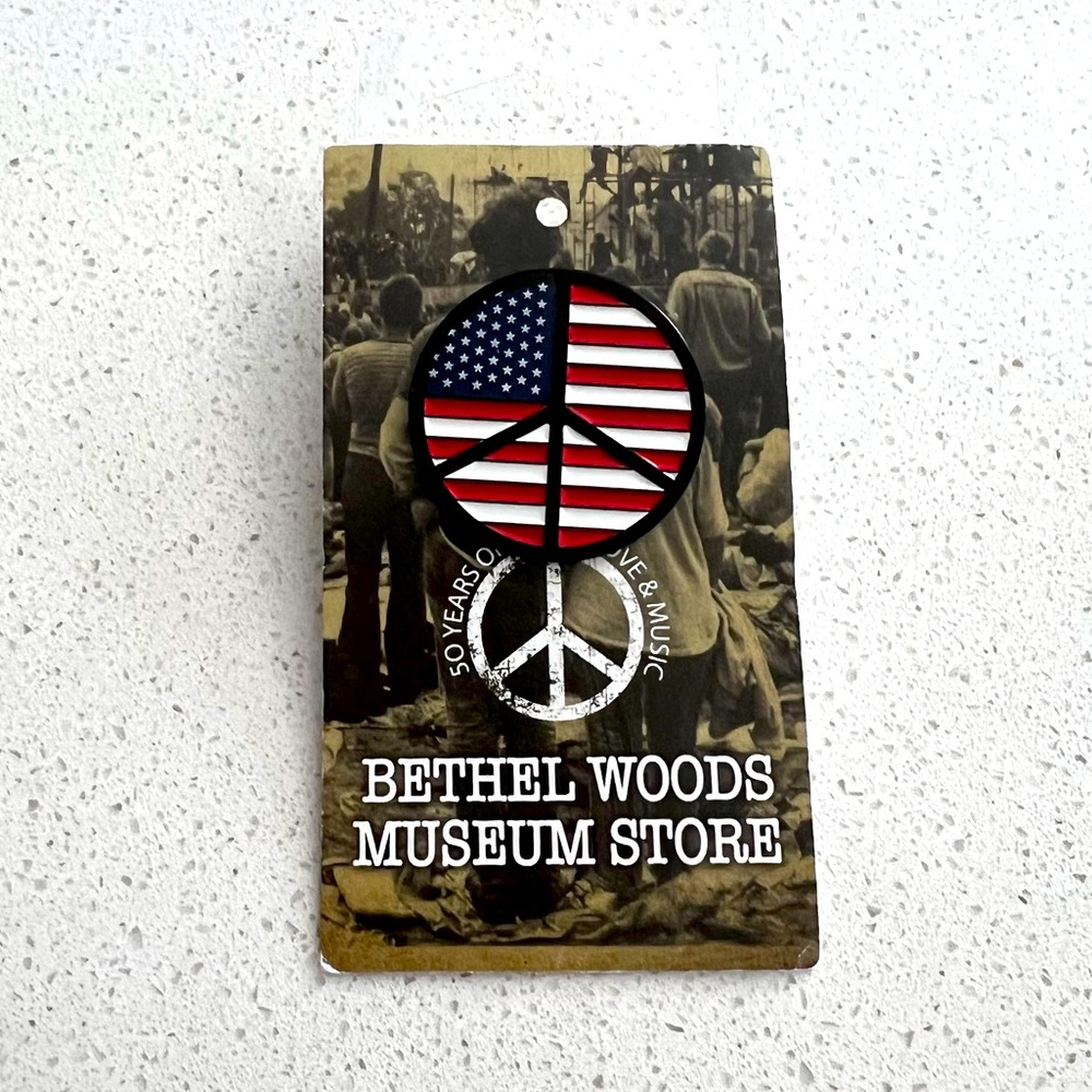 Woodstock USA Flag Peace Sign Enamel Pin Bethel Woods NWT Americana Brooch - Picture 5 of 16